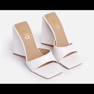 white chunk hell mules